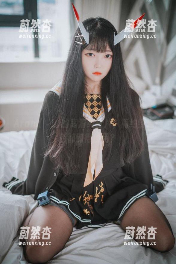 Aram(아람)的高清纯白片，简约到连颜色都懒得使用？