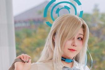 不知道KANEKO咔喵在拍新的女友写真集时想了多少天，透着一股子“默契”呢。