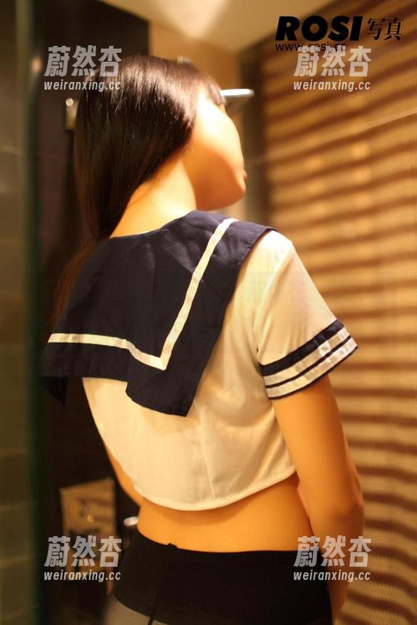 ROSI写真 美图精选中的“ROSI”连体衣,可以说比魔法还神奇。