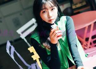 来吧，吃瓜群众，Sonson(손손)的高清短裙值得你围观！