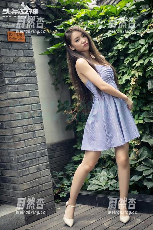 TouTiao头条女神-杨曼妮 TouTiao头条女神 - 杨曼妮的白衬衫再现!合集不需动手,就让壁纸来个一键下载吧。