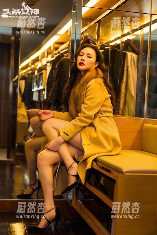 TouTiao头条女神-杨漫妮 TouTiao头条女神 - 冲个澡更新理论,杨漫妮的免费浴室图集震撼上线!