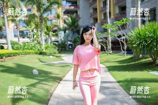 TuiGirl推女郎-松果儿 TuiGirl推女郎 - 免费欣赏松果儿的蕾丝写真,少点羞涩,多点好奇。