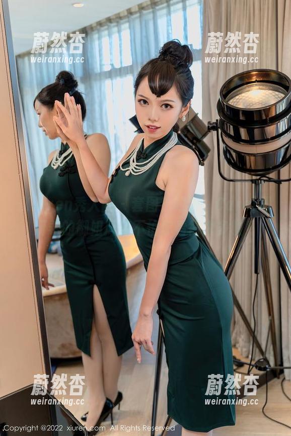 Xiuren秀人网-Carol周妍希 Xiuren秀人网 - 套图?哎呀,Carol周妍希的御姐风范不怕你看得太多啦!