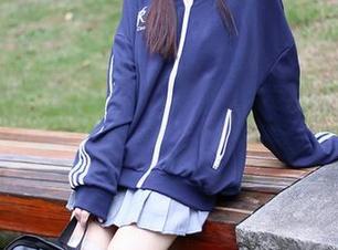 Xiuren秀人网 - 私房写真:Miko酱的美腿,随意拉张椅子,谁不会呢?