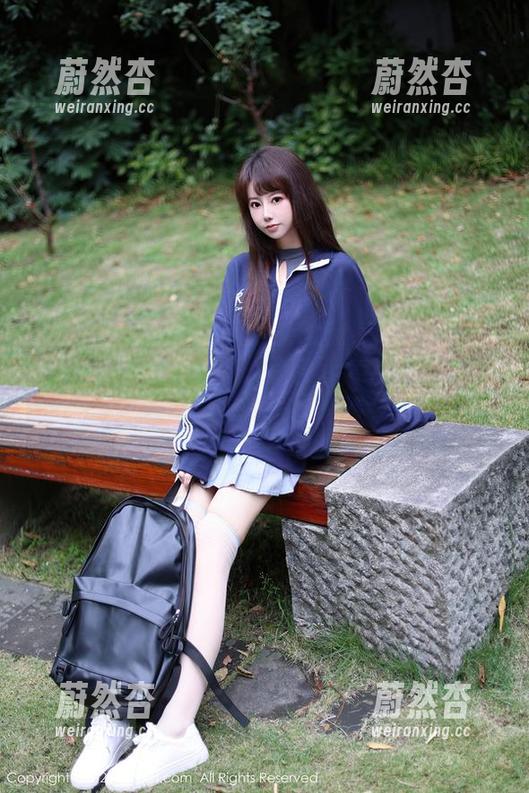 Xiuren秀人网-Miko酱 Xiuren秀人网 - 私房写真:Miko酱的美腿,随意拉张椅子,谁不会呢?