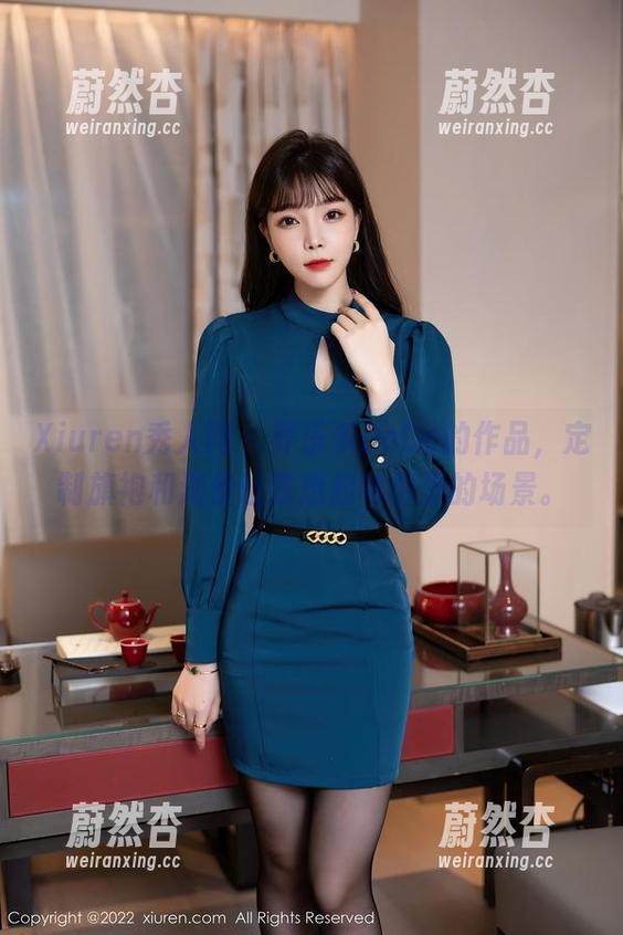 Xiuren秀人网-养乐多DoDo Xiuren秀人网 - 养乐多DoDo的作品,定制旗袍和湖景让我想起电影里的场景。