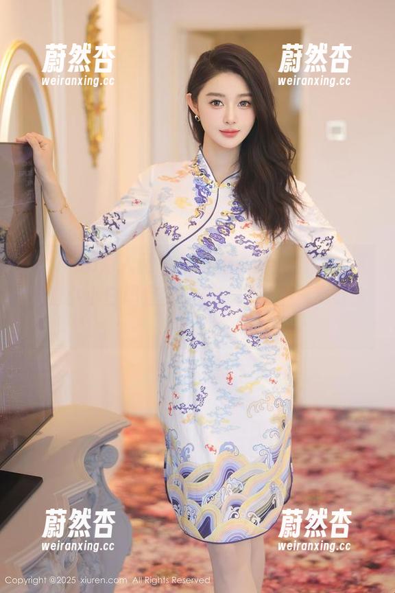 Xiuren秀人网-小小白思宜 Xiuren秀人网 - 最近都在讨论黑丝,这次的小小白思宜套图更新还能不能更诱人呢?