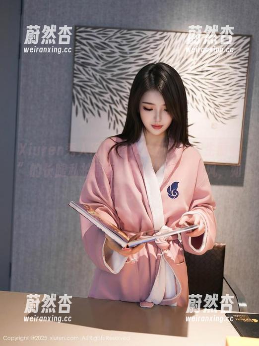 Xiuren秀人网-田冰冰 Xiuren秀人网 - 田冰冰那双“天生丽质”的长腿私拍原图,十足的走路生风,如风中芭比!