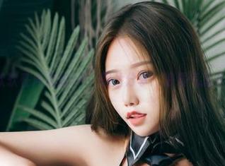 eloise软软在河边的JK,图片分享:浪漫气息扑面而来!