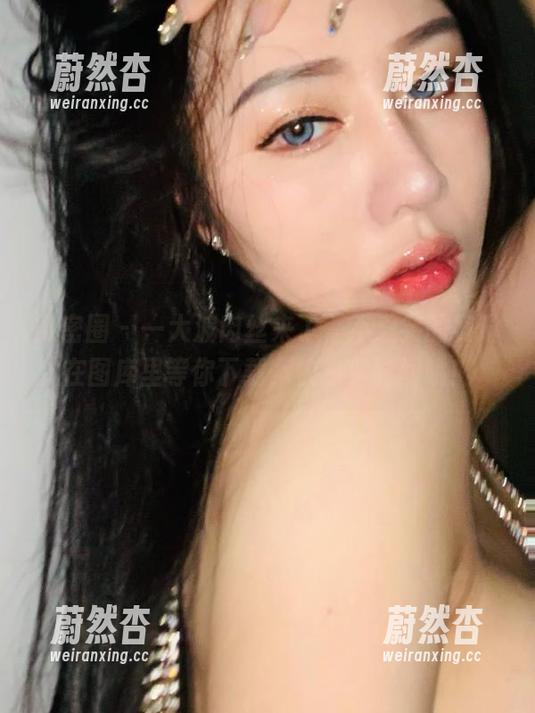 微密圈 - 一大波肉丝来了，不爱笑的赛琳在图库里等你下载，快抓紧时间哦！