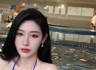 微密圈 - 不爱笑的赛琳女孩全集——她的画面总是有种熟悉感。