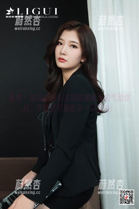丽柜-敏儿 丽柜 - 敏儿的泳衣套图就像夏天的气泡饮料,下载后可随时来一口清爽!