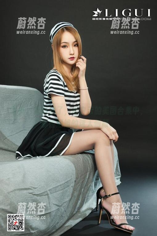 丽柜 - 是时候了，看白云的美图合集中，那位姐姐的迷人侧颜。
