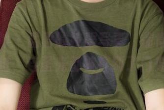 克拉女神 - 孟君的校服写真，你肯定不想错过，连圣光都被打到了门外！