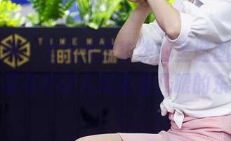 初夏女神 - 上线围观柒柒的圣诞图，图片里总有些让人想多看几眼的东西