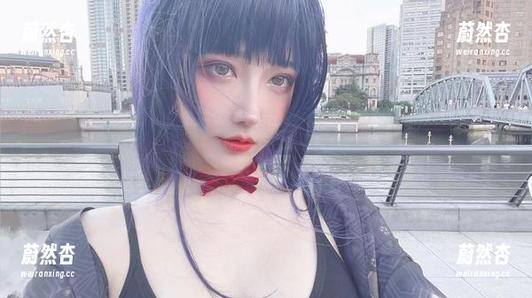 啾小妍 当金发芭比摇摆不定:啾小妍的写真能把你思维拉回现实吗?