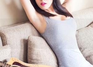 头条女神 - 最新的修女作品，娜依灵儿你这是要传教还是在开跳舞学校？