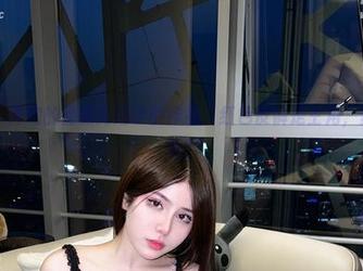 微密圈 - 奔跑的晶骡儿这次的作品:红色皮裤是主角,丝袜是配角?