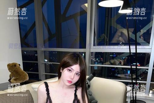奔跑的晶骡儿 微密圈 - 奔跑的晶骡儿这次的作品:红色皮裤是主角,丝袜是配角?