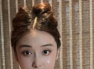 微密圈 - 奶雯,姐姐，在这组图片中，她巧妙地让人不自觉停下追逐的脚步。