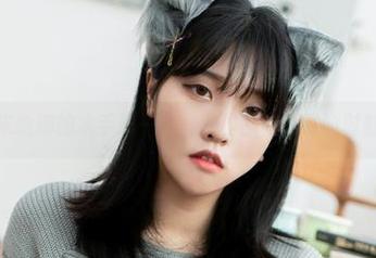宋哈娜的水手服——高清作品中的撒娇时刻