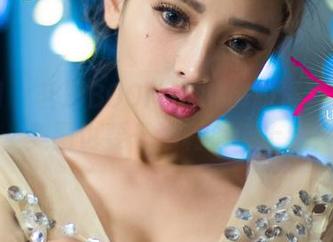 尤果网 - 若彤BOOMBOOM的浴室变奏曲，美图也要干净利落地上线！