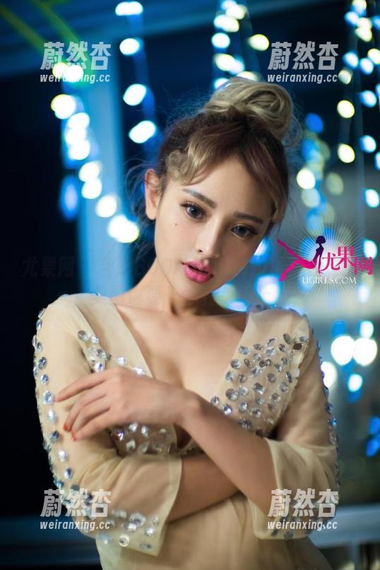 尤果网 - 若彤BOOMBOOM的浴室变奏曲，美图也要干净利落地上线！