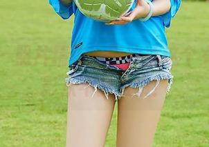 尤蜜荟 - 照片精选：田冰冰这个女神，背影从不露脸哦！