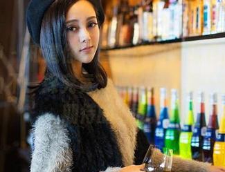 推女神 - 知道你要看谭晓彤的黑色作品，没理由不一探究竟，隐约中又是一种令人期待的囧境。