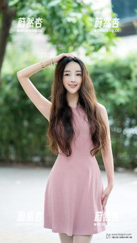 推女郎-王根星熙 推女郎 - 就算是王根星熙的海边写真,照片里的风似乎也想蹭个热度…