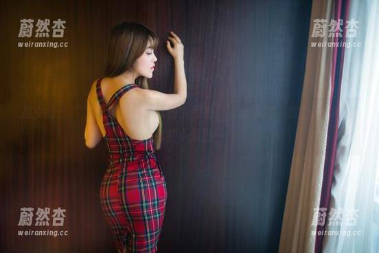 推女郎 - “艾栗栗的网袜原图太撩啦！”分享完，我的内心依然有些小震颤…