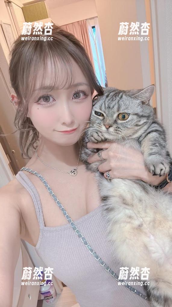 月城委员会 为了这组写真,月城委员会巫女附体,幽默感满分!