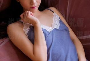果团网 - 说真的,莫雅琪的礼服,看原图的时候,我就想她应该再来一波新姿势。