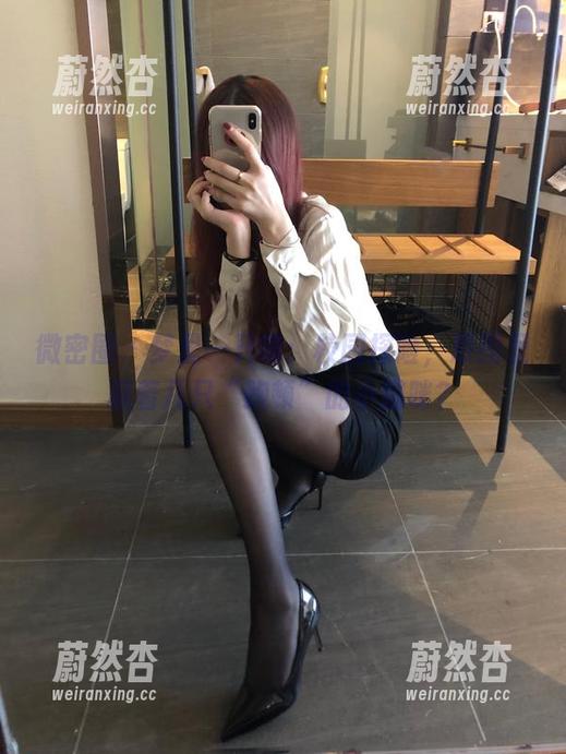 梦里一只喵 微密圈 - 梦里一只喵:校园探险,原图里藏着几只“跑顿”的小猫咪?