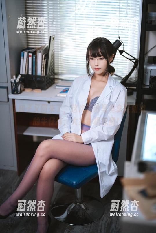 汪知子 汪知子又回来了,这次高清写真拿走姐姐的牛仔裤,大家争相想借!