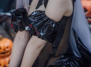 “双马尾”又是一个让人想梦游的主题，“焖焖碳”的写真图集好评如潮。