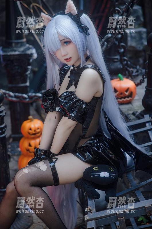 焖焖碳 “双马尾”又是一个让人想梦游的主题,“焖焖碳”的写真图集好评如潮。