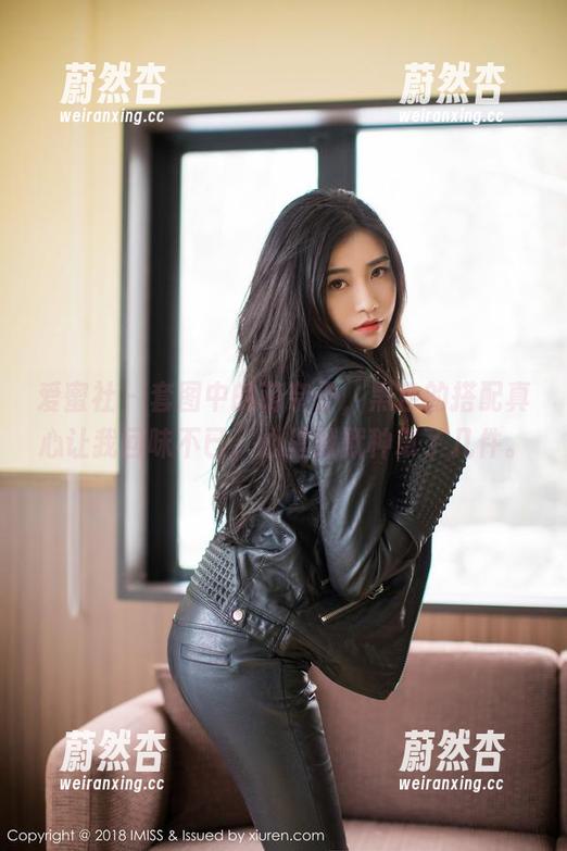 爱蜜社-萌奈子 爱蜜社 - 套图中的萌奈子,黑色的搭配真心让我回味不已,心里默默种草了几件。