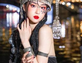 说说瓦斯塔亚小龙虾的双人美图，我觉得没人做得更好了，分享至上啊。