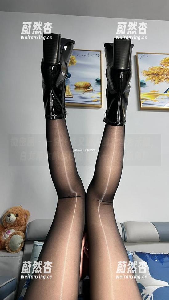 白龙猫女 微密圈 - 一组任性又迷人的肉丝秀禾服,白龙猫女的原图给你不一样的视角!
