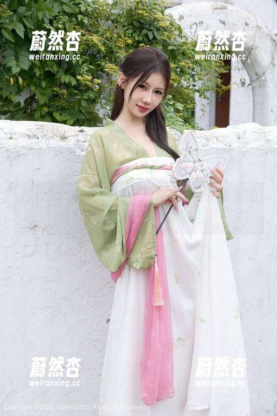 秀人网-Barbie可儿 秀人网 - 短裙梦回,Barbie可儿最新免费图片就在这里等你发现。