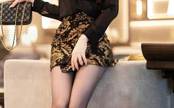 秀人网 - 伊一Moon变身女王，光影交错无圣光，图包内容超乎想象！