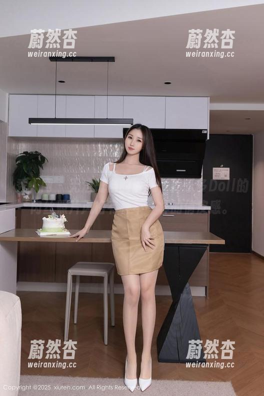 秀人网-养乐多Doll 秀人网 - 无法抵挡的诱惑,养乐多Doll的肉丝照片风格有种不一样的俏皮感。