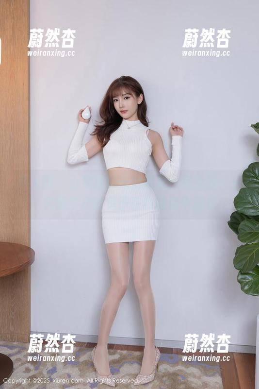 秀人网-小绵绵 秀人网 - 小绵绵的私房图集:兔女郎,一只懒洋洋的兔子在我脑海中游走