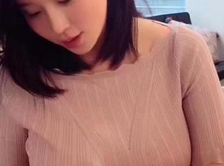 微密圈 - 套图趁热打铁，童小芯巧妙地玩转“新货”的姿态。