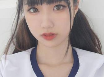 紧急企划 - 看，奶糖的内衣写真集，下载吧，保证能让你对“内衣”有种新的理解。