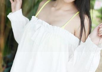 美媛馆 - 办公室里的小夕juju私拍,明明是工作,却像是在暗示什么呢。