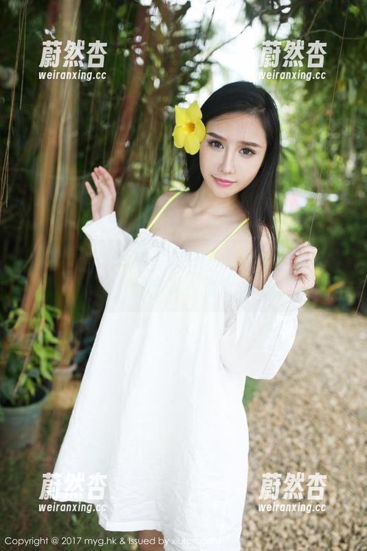 美媛馆-小夕juju 美媛馆 - 办公室里的小夕juju私拍,明明是工作,却像是在暗示什么呢。
