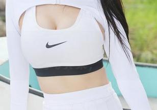 美媛馆 - 一双丝袜引发的冒险——糯美子MINIbabe的写真集，你绝对不想缺席